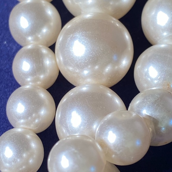 Vintage Faux Pearl 3 Strand Necklace With Rhinestone Closure - Picture 3 of 6